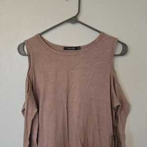 Doe & Rae | Brown Cold Shoulder Assymetrical Ruffle Hem Size Medium NWT